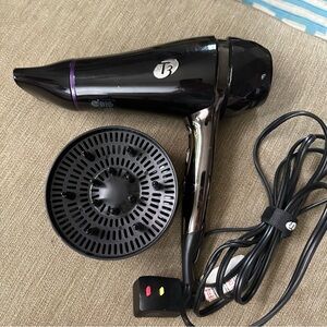 T3 Featherweight Black Hair Dryer with Diffuser